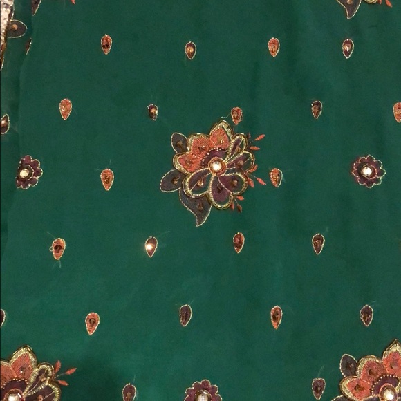 Saree - Picture 2 of 2